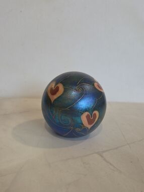Vandermark 1983 Hand Blown Aurene Iridescent Heart Motif Glass Paperweight